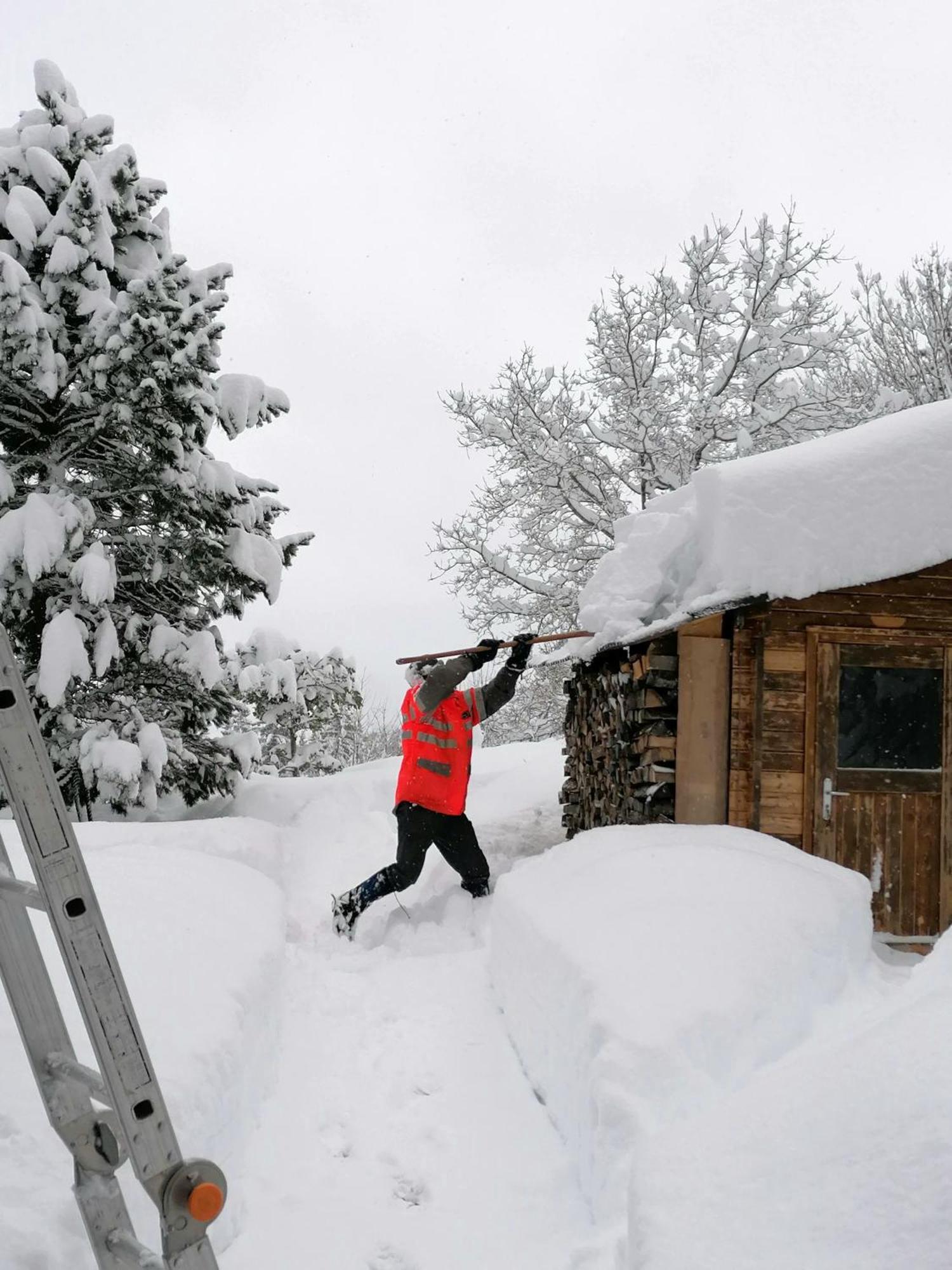 Gemuetliche Fewo Mit Sauna Inmitten Der Berge マイリンゲン エクステリア 写真