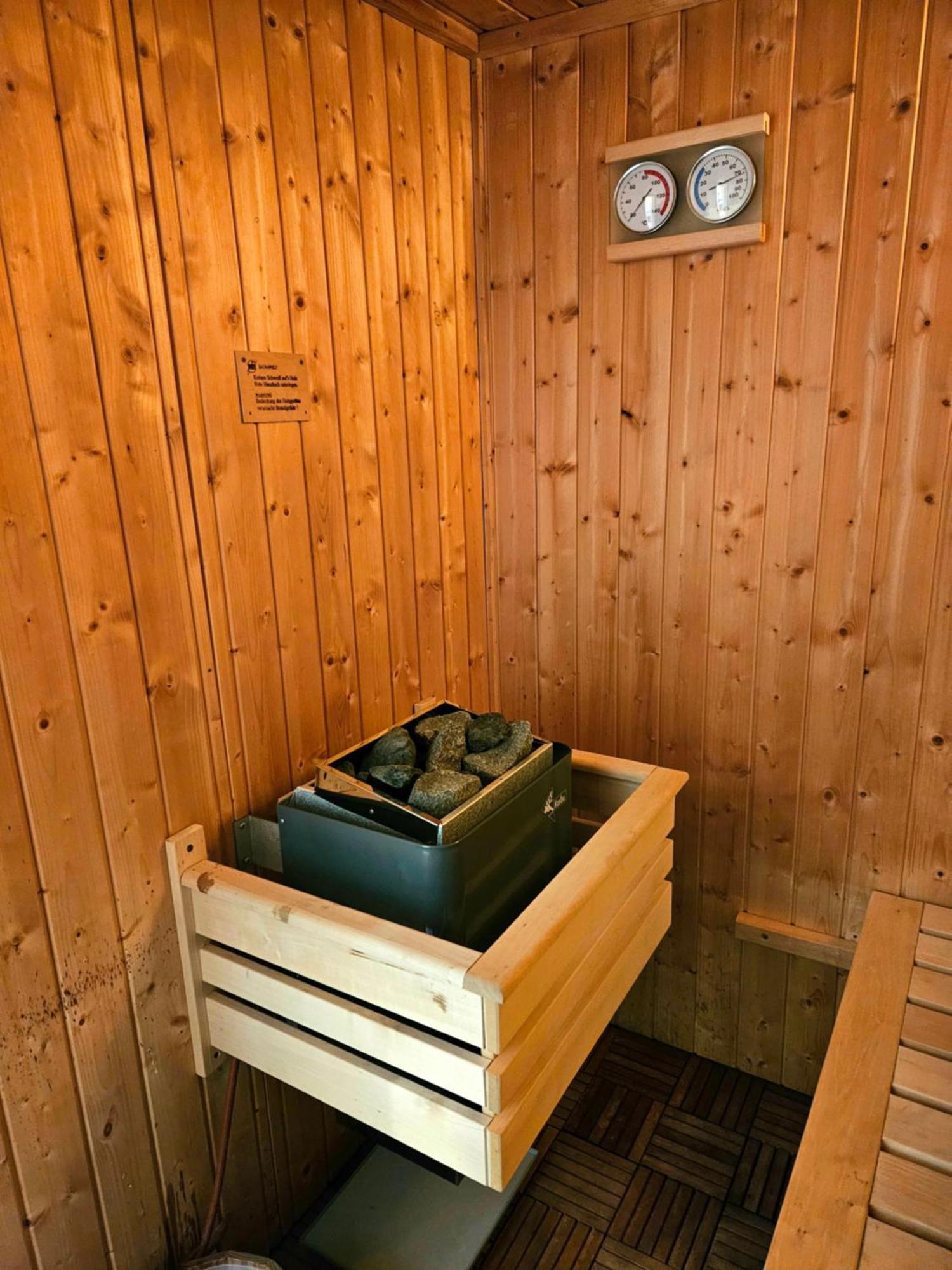 Gemuetliche Fewo Mit Sauna Inmitten Der Berge マイリンゲン エクステリア 写真