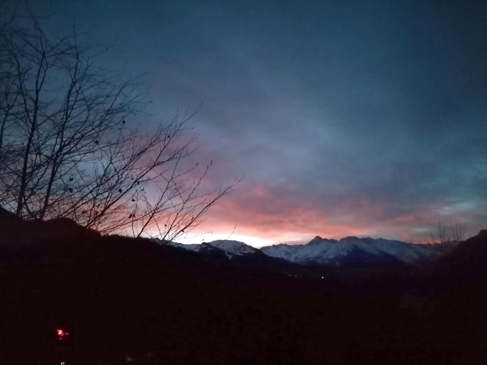 Gemuetliche Fewo Mit Sauna Inmitten Der Berge マイリンゲン エクステリア 写真
